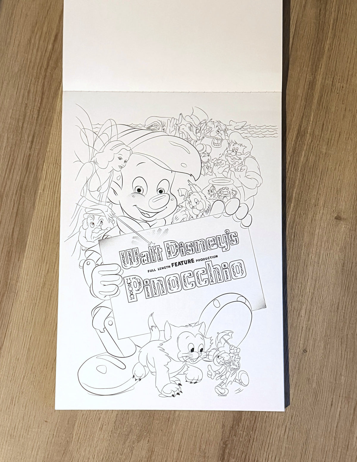 Grand bloc Disney - Les affiches mythiques à colorier